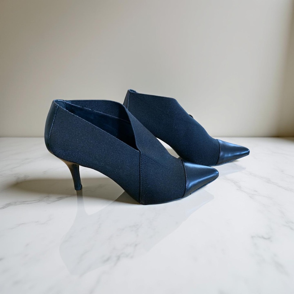 New In Box Bandolino Size 9 Black Asymmetrical Booties